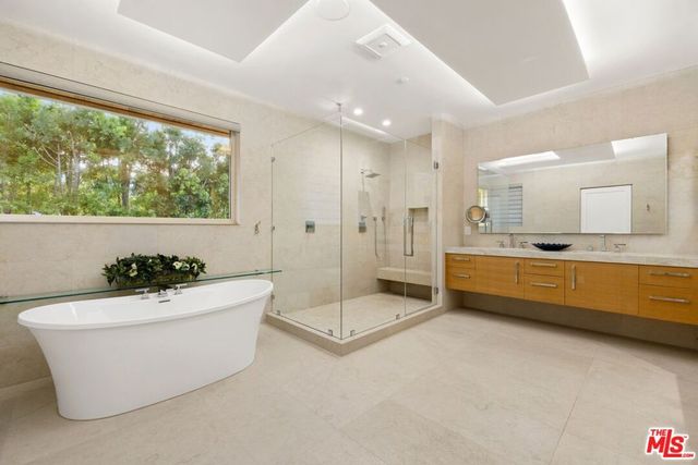 4005 Dixie Canyon Avenue, Sherman Oaks, CA 91423