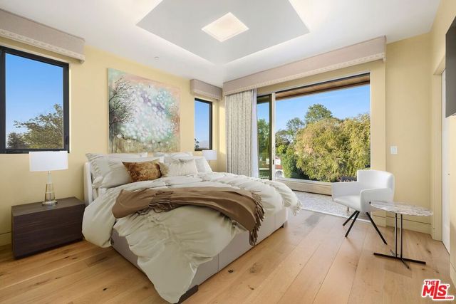 4005 Dixie Canyon Avenue, Sherman Oaks, CA 91423