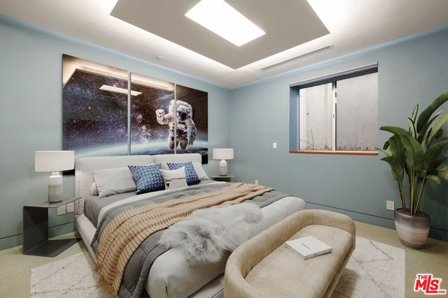 4005 Dixie Canyon Avenue, Sherman Oaks, CA 91423
