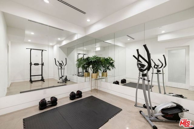 4005 Dixie Canyon Avenue, Sherman Oaks, CA 91423