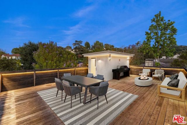 4005 Dixie Canyon Avenue, Sherman Oaks, CA 91423