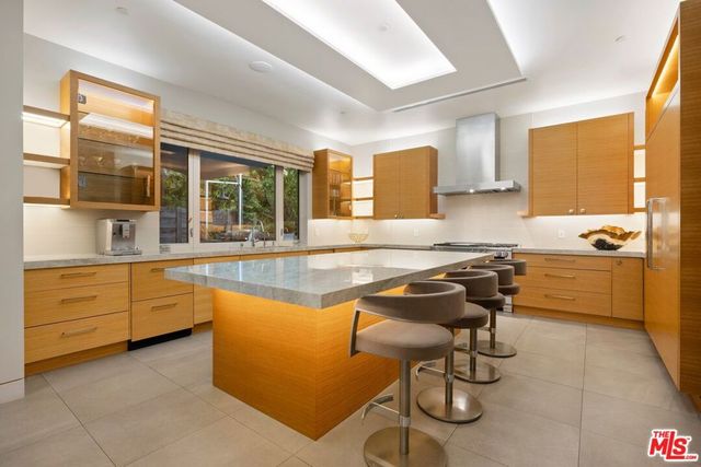4005 Dixie Canyon Avenue, Sherman Oaks, CA 91423