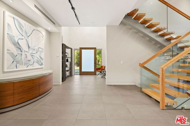 4005 Dixie Canyon Avenue, Sherman Oaks, CA 91423
