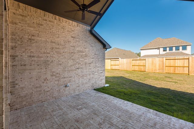 9721 Roaring River Falls Lane, Porter, TX 77365
