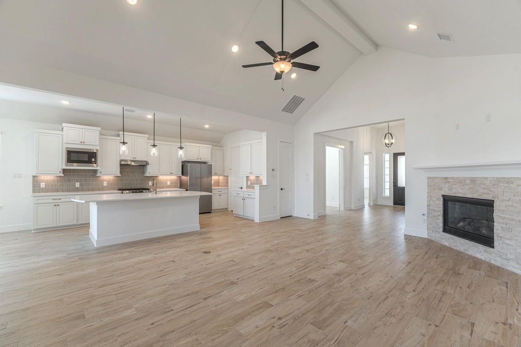 9721 Roaring River Falls Lane, Porter, TX 77365