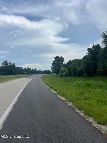 52 Scogin Lane, Carriere, MS 39426