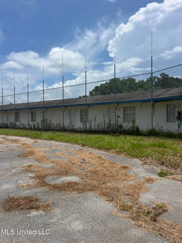 52 Scogin Lane, Carriere, MS 39426