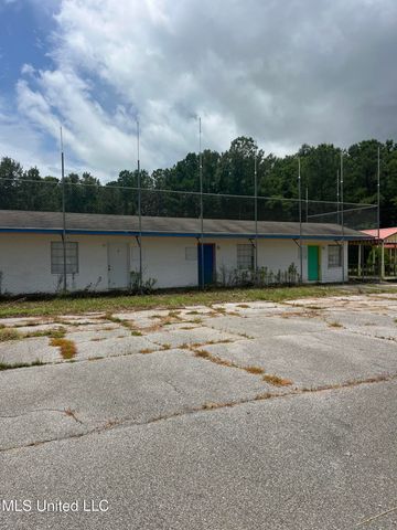 52 Scogin Lane, Carriere, MS 39426