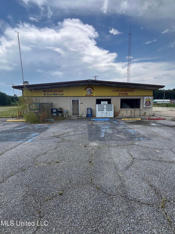 52 Scogin Lane, Carriere, MS 39426