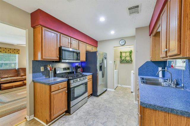 16523 County Road 191, Alvin, TX 77511