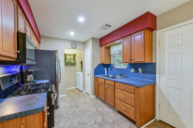 16523 County Road 191, Alvin, TX 77511