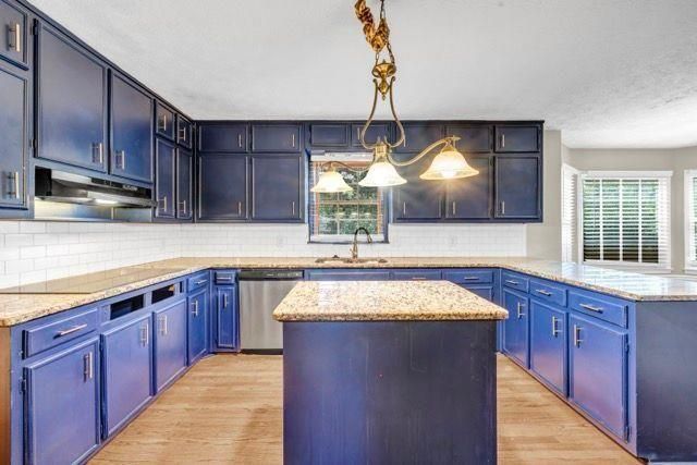 717 Oxford SW Court, Lilburn, GA 30047