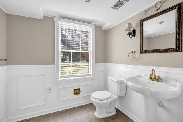 717 Oxford SW Court, Lilburn, GA 30047