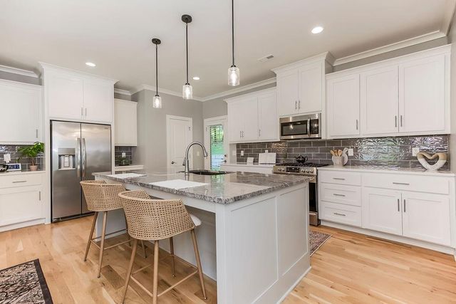 5807 N Bell Court, Kansas City, MO 64118
