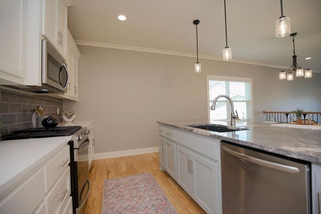5807 N Bell Court, Kansas City, MO 64118