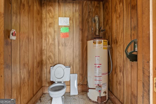 1360 Gum Creek Airport Road, Roopville, GA 30170