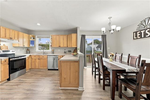 3221 Stefanie CT, Chesapeake, VA 23323