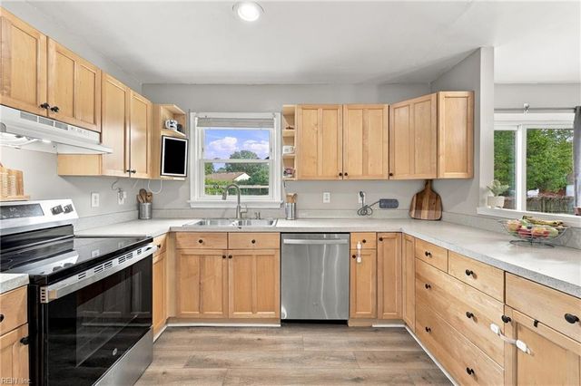 3221 Stefanie CT, Chesapeake, VA 23323