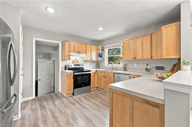 3221 Stefanie CT, Chesapeake, VA 23323