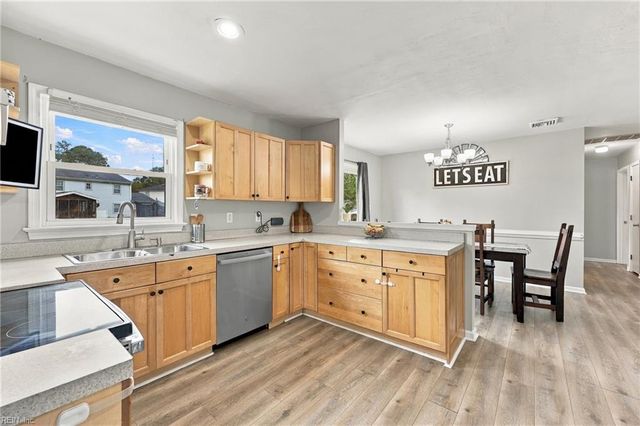 3221 Stefanie CT, Chesapeake, VA 23323