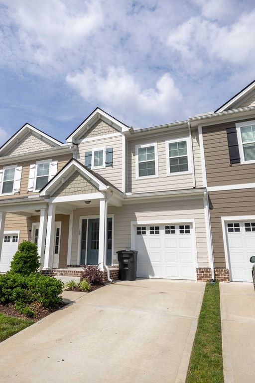 1109 Sweetleaf Dr, Franklin, TN 37064