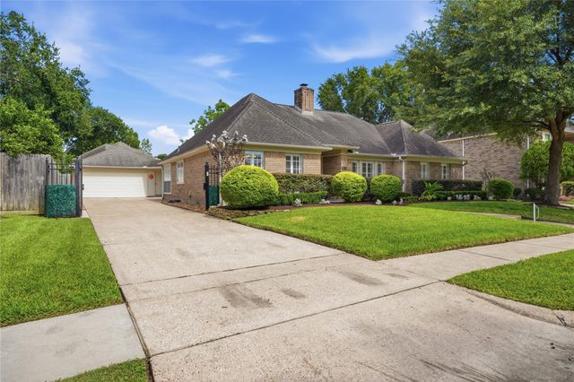 15123 Greenleaf Lane, Houston, TX 77062