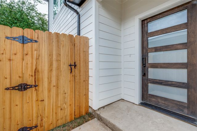 5702 Riverside Drive, Dallas, TX 75235