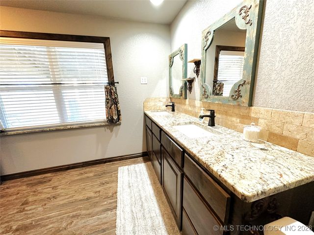 422985 E 1080, Checotah, OK 74426