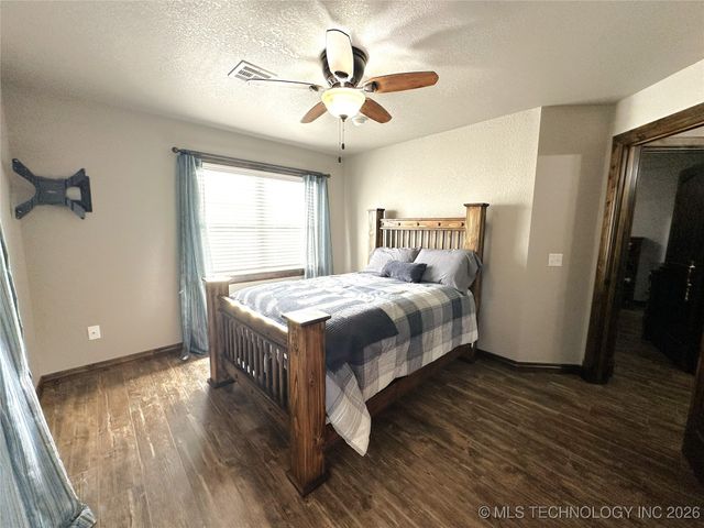 422985 E 1080, Checotah, OK 74426