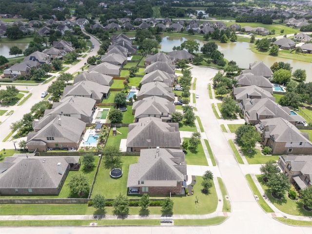 2114 Holly Manor Court, Katy, TX 77493