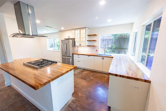 6601 Ashland DR, Austin, TX 78723