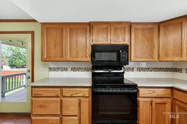 600 Donna Drive, Nampa, ID 83686