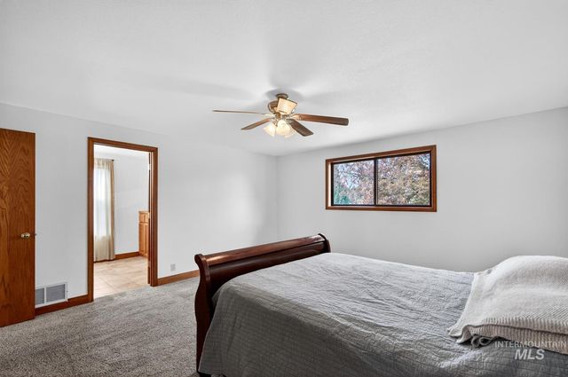 600 Donna Drive, Nampa, ID 83686