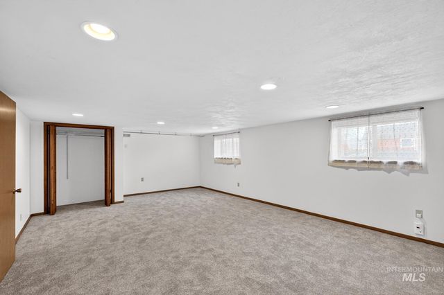 600 Donna Drive, Nampa, ID 83686