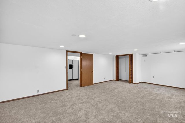 600 Donna Drive, Nampa, ID 83686