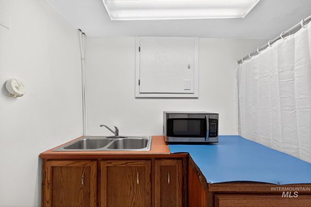 600 Donna Drive, Nampa, ID 83686