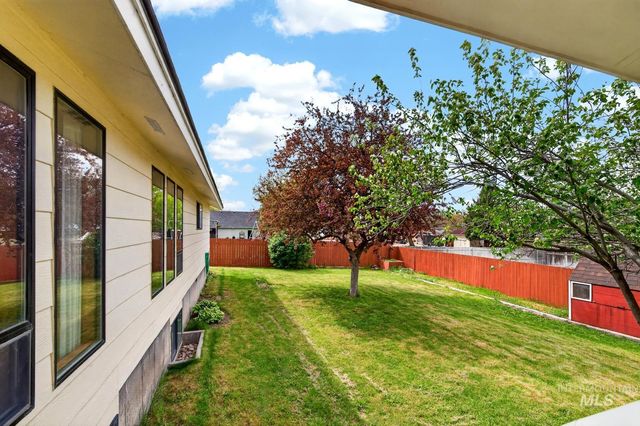 600 Donna Drive, Nampa, ID 83686