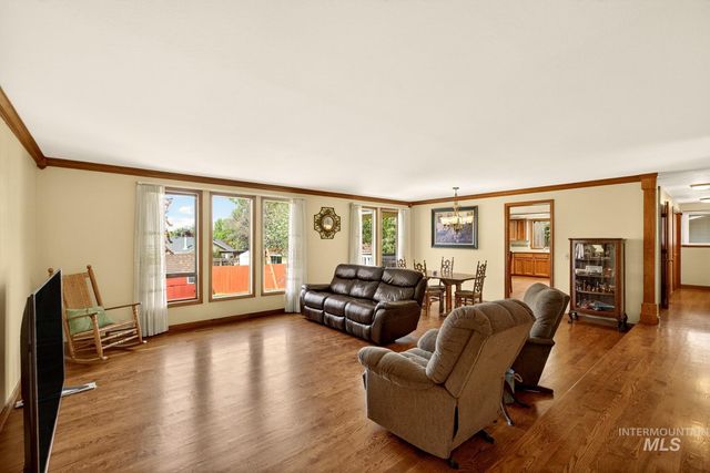 600 Donna Drive, Nampa, ID 83686