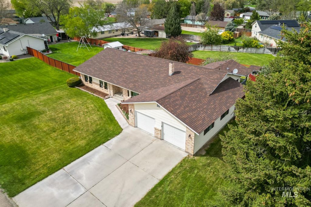 600 Donna Drive, Nampa, ID 83686
