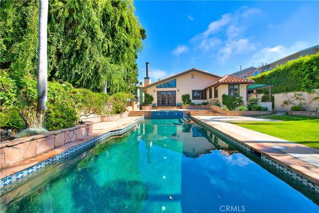 1541 9th, Manhattan Beach, CA 90266