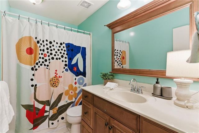 1924 E Sheridan Bridge Lane, Olathe, KS 66062