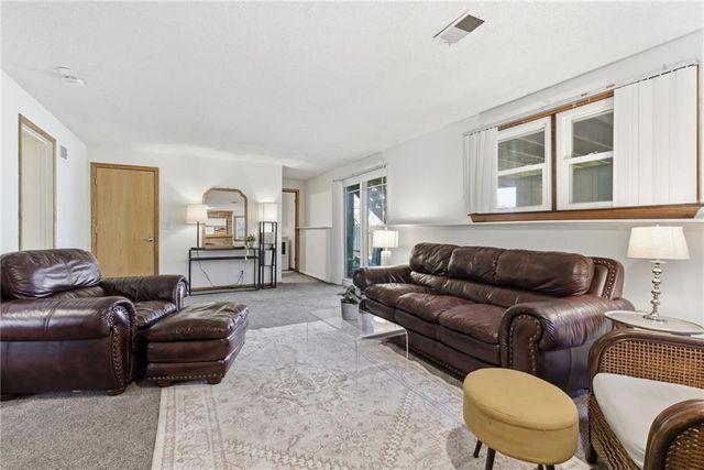 1924 E Sheridan Bridge Lane, Olathe, KS 66062