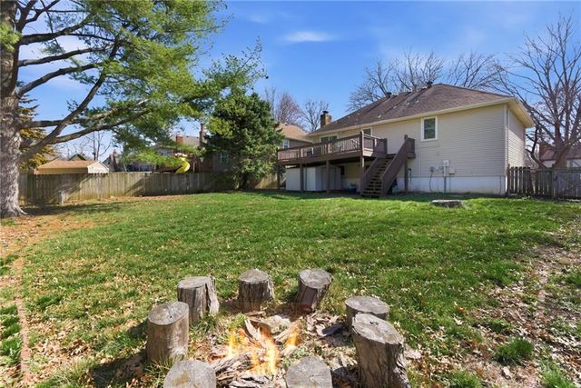 1924 E Sheridan Bridge Lane, Olathe, KS 66062