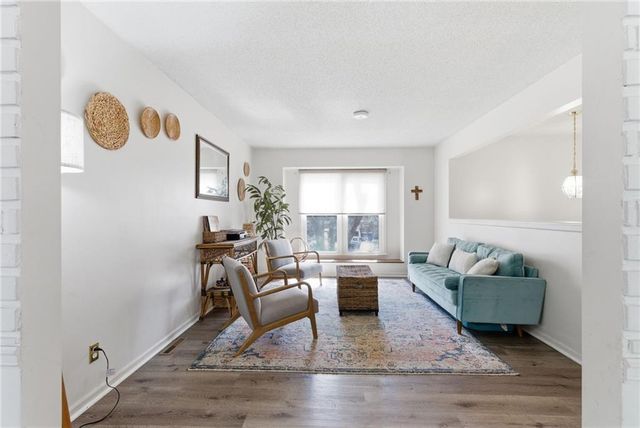 1924 E Sheridan Bridge Lane, Olathe, KS 66062