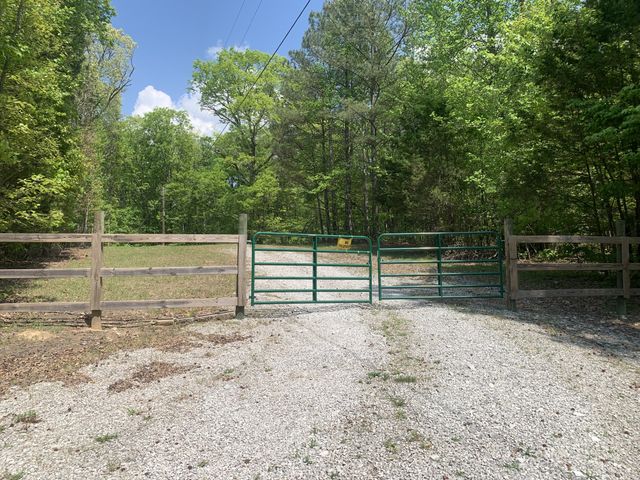 210 Double Check Ln, Belvidere, TN 37306