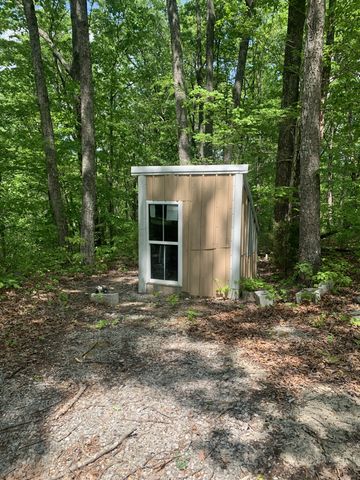 210 Double Check Ln, Belvidere, TN 37306