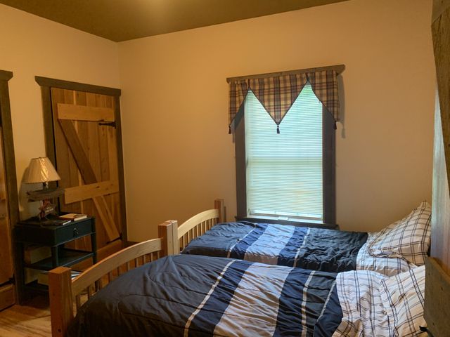210 Double Check Ln, Belvidere, TN 37306