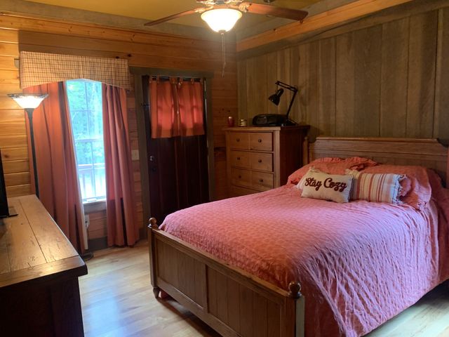 210 Double Check Ln, Belvidere, TN 37306