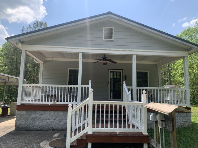 210 Double Check Ln, Belvidere, TN 37306