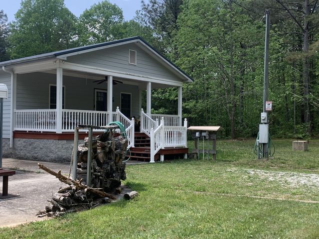 210 Double Check Ln, Belvidere, TN 37306
